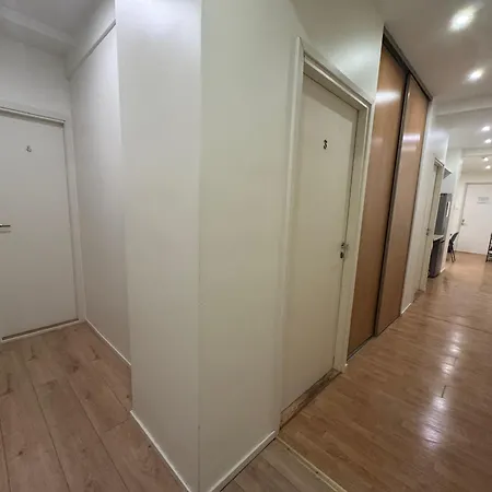 Hostel Private Steps From Old Town