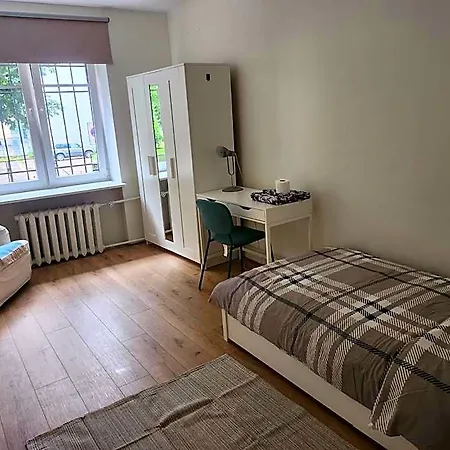 Peaceful In Shared Flat Close To Old Town Pensión *