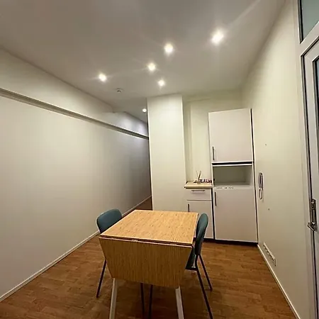 Peaceful In Shared Flat Close To Old Town *