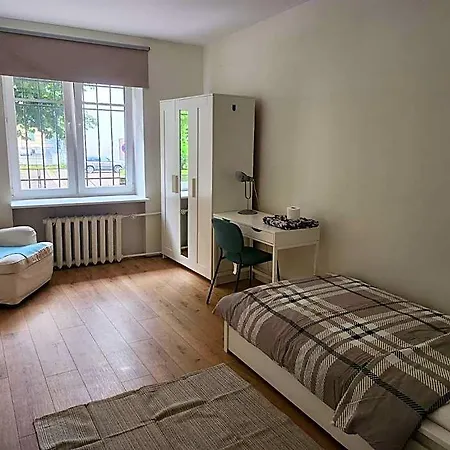 Pensión Peaceful In Shared Flat Close To Old Town *