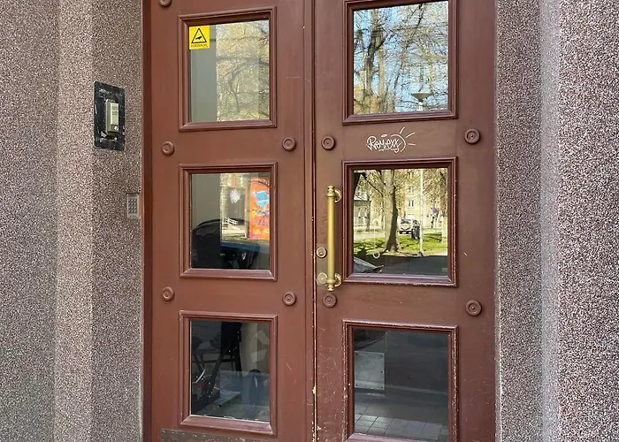 Private Steps From Old Town Pensjonat *