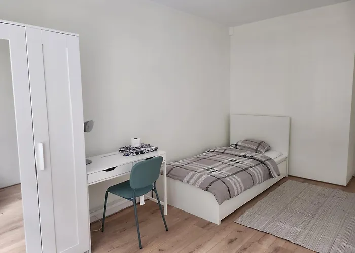 Private Steps From Old Town Pensjonat *