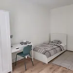 Peaceful In Shared Flat Close To Old Town Gæstehus *