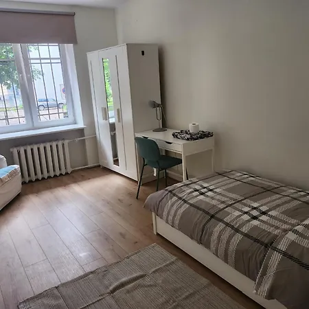 Peaceful In Shared Flat Close To Old Town